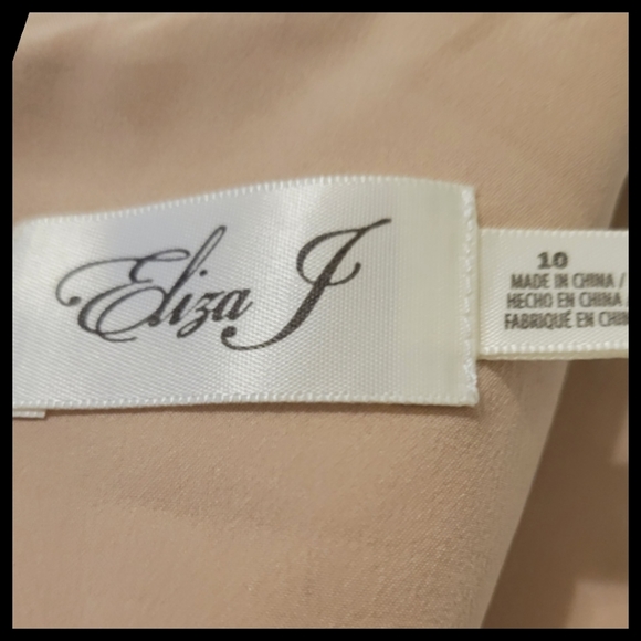 🆕️Eliza J blush lacey floral midi dress - Picture 2 of 8